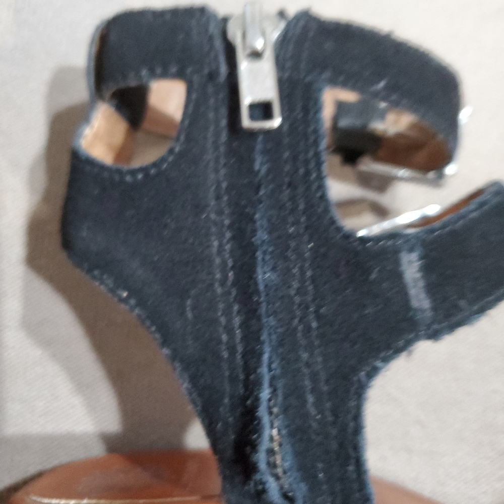 Yellow Box Black Suede Ankle Strap Chunky Heels Size 8.5 - Picture 6 of 9